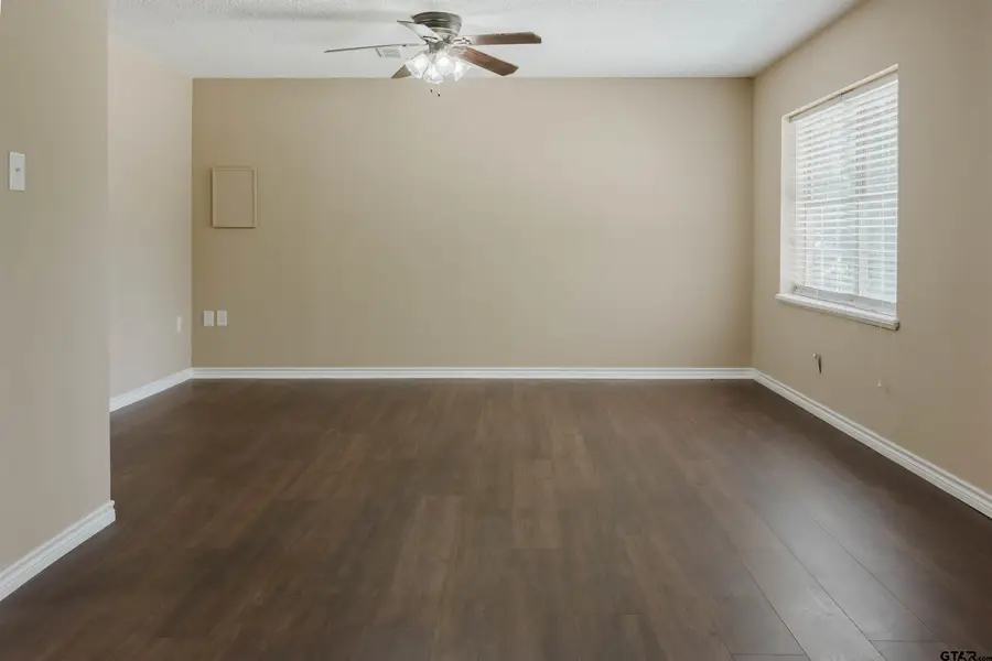 416 Hillcreek Dr, Whitehouse, TX 75791 - #2