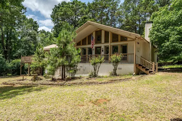 563 Branding Iron Lane, Holly Lake Ranch, TX 75765