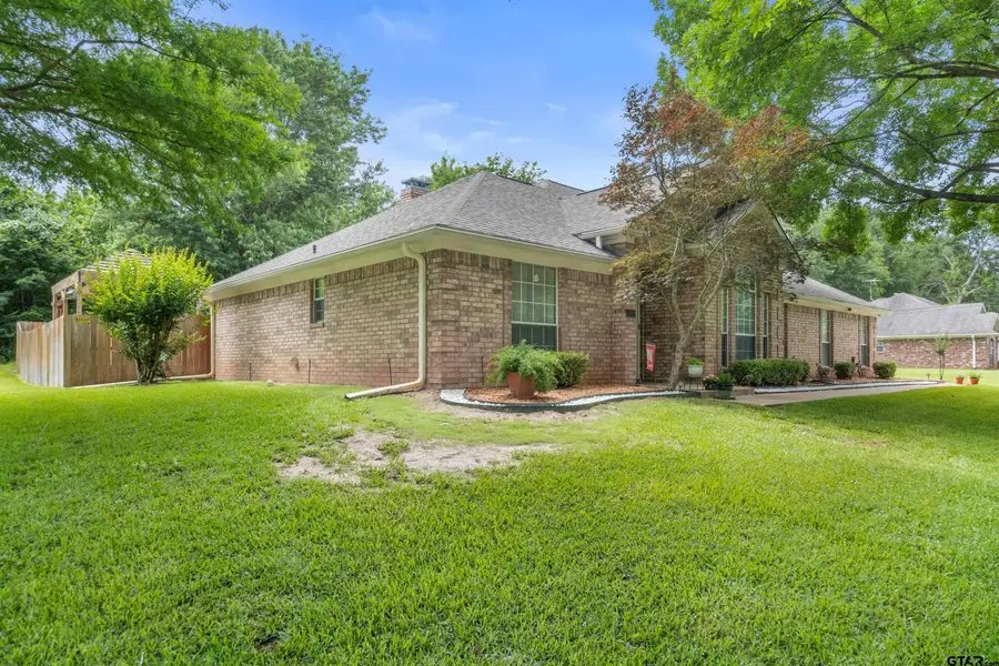 2005 Ventureview St, Palestine, TX 75803 - #2