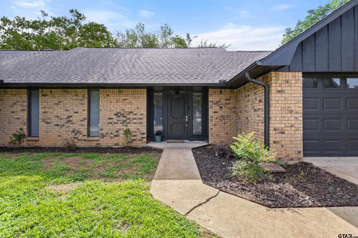 680 Woodbine Dr., Hawkins, TX 75765 - #1