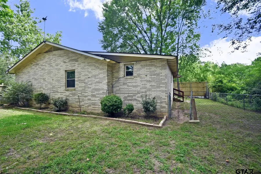 411 N Winnsboro St, Quitman, TX 75783 - #3