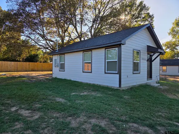 2435 Waterwood Dr, Chandler, TX 75758