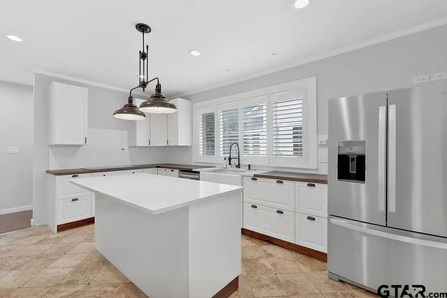 216 N Texas St, Pittsburg, TX 75686 - #3