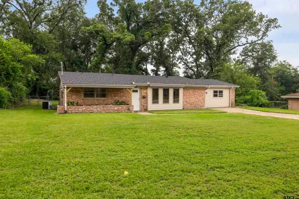2913 Rollingwood Dr, Tyler, TX 75701