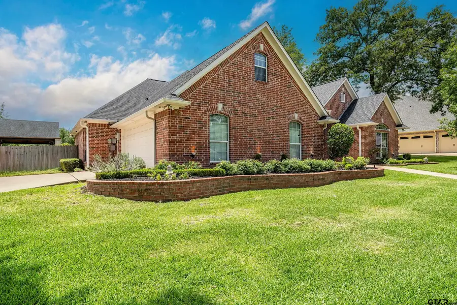 2102 Holly Creek Dr, Tyler, TX 75703 - #3
