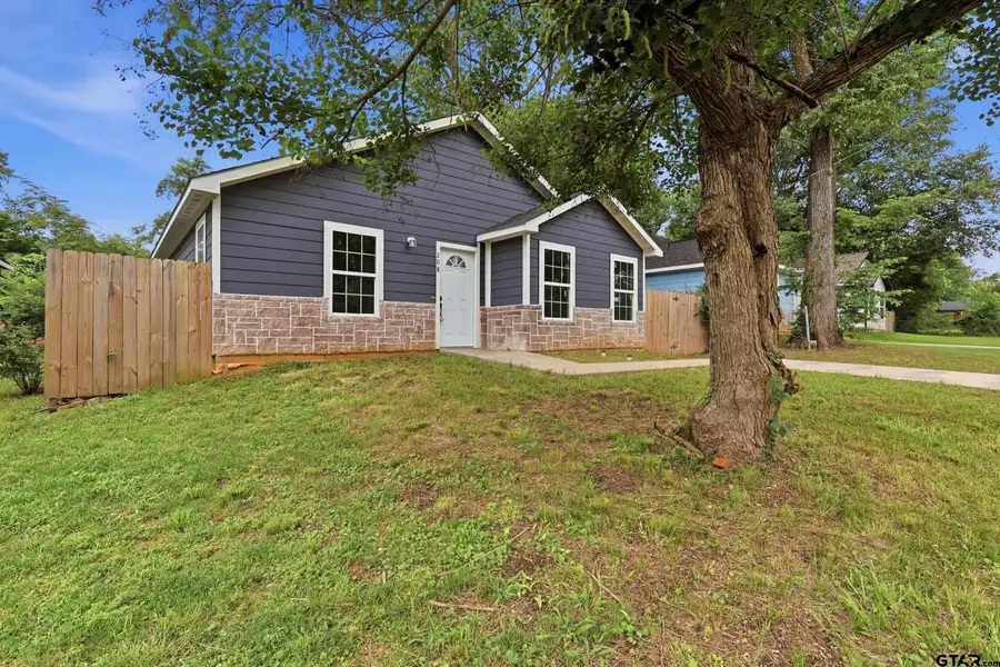 208 Lenox Street, Pittsburg, TX 75686 - #2