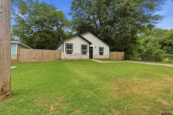 212 Lenox Street, Pittsburg,  75686