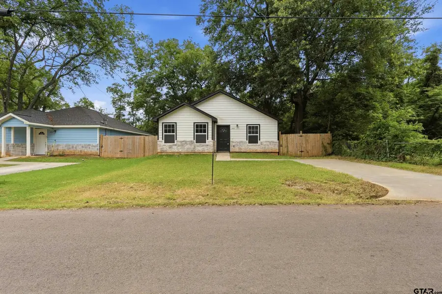 212 Lenox Street, Pittsburg, TX 75686 - #3