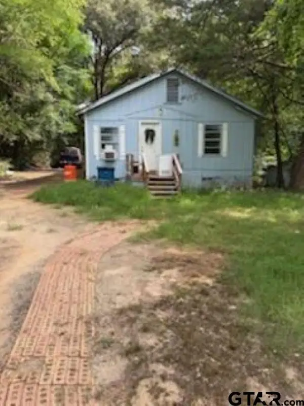 106 W College Street, Big Sandy,  75755