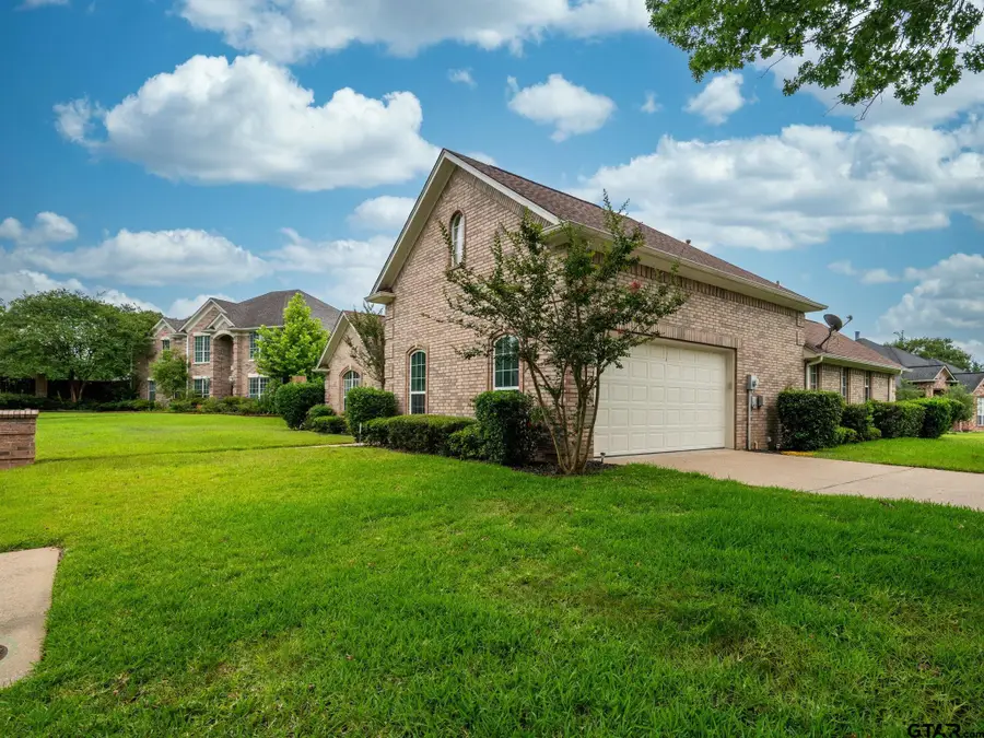 5722 Gloucester Dr., Tyler, TX 75707 - #3