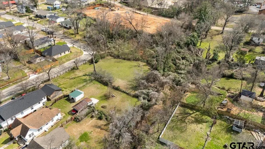 1129 S Saleh Ave, Tyler, TX 75702 - #2