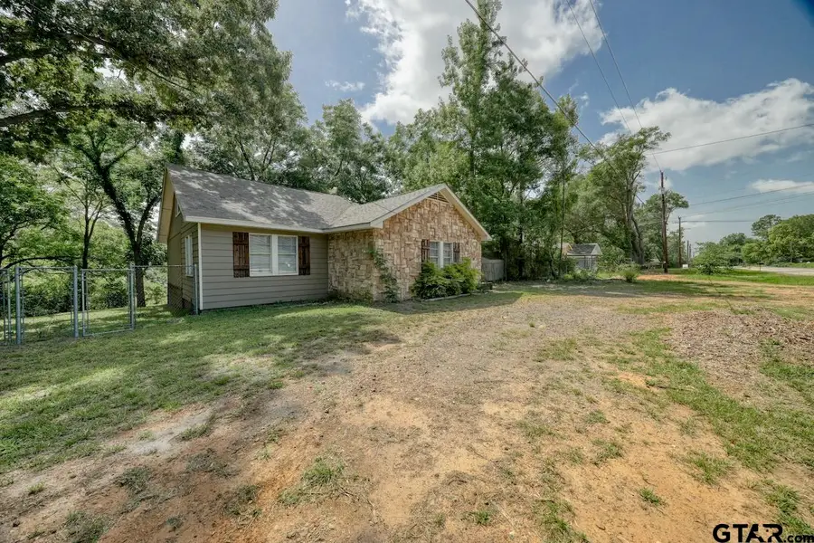 508 N Tyler St, Big Sandy, TX 75755 - #2
