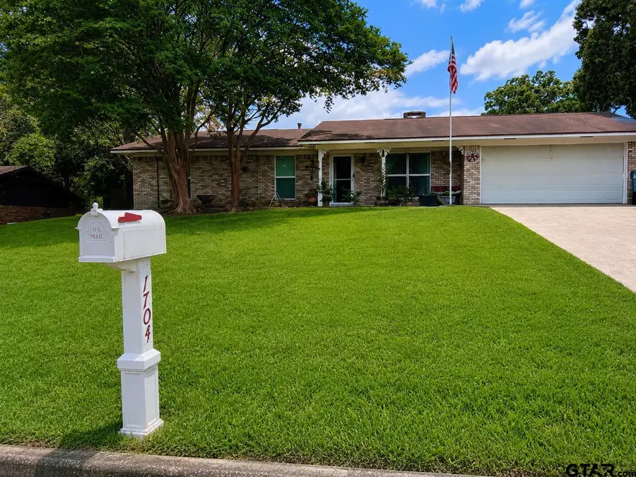 1704 Eastwood St., Longview, TX 75604 - #3