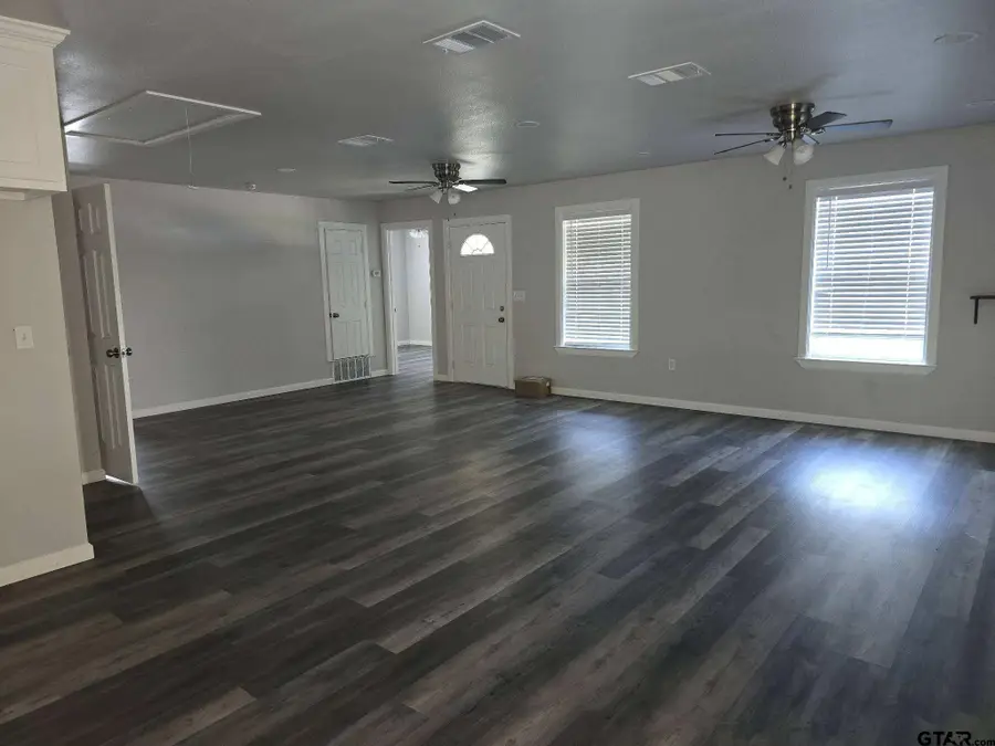 412 Lindsey Street, Daingerfield, TX 75638 - #2