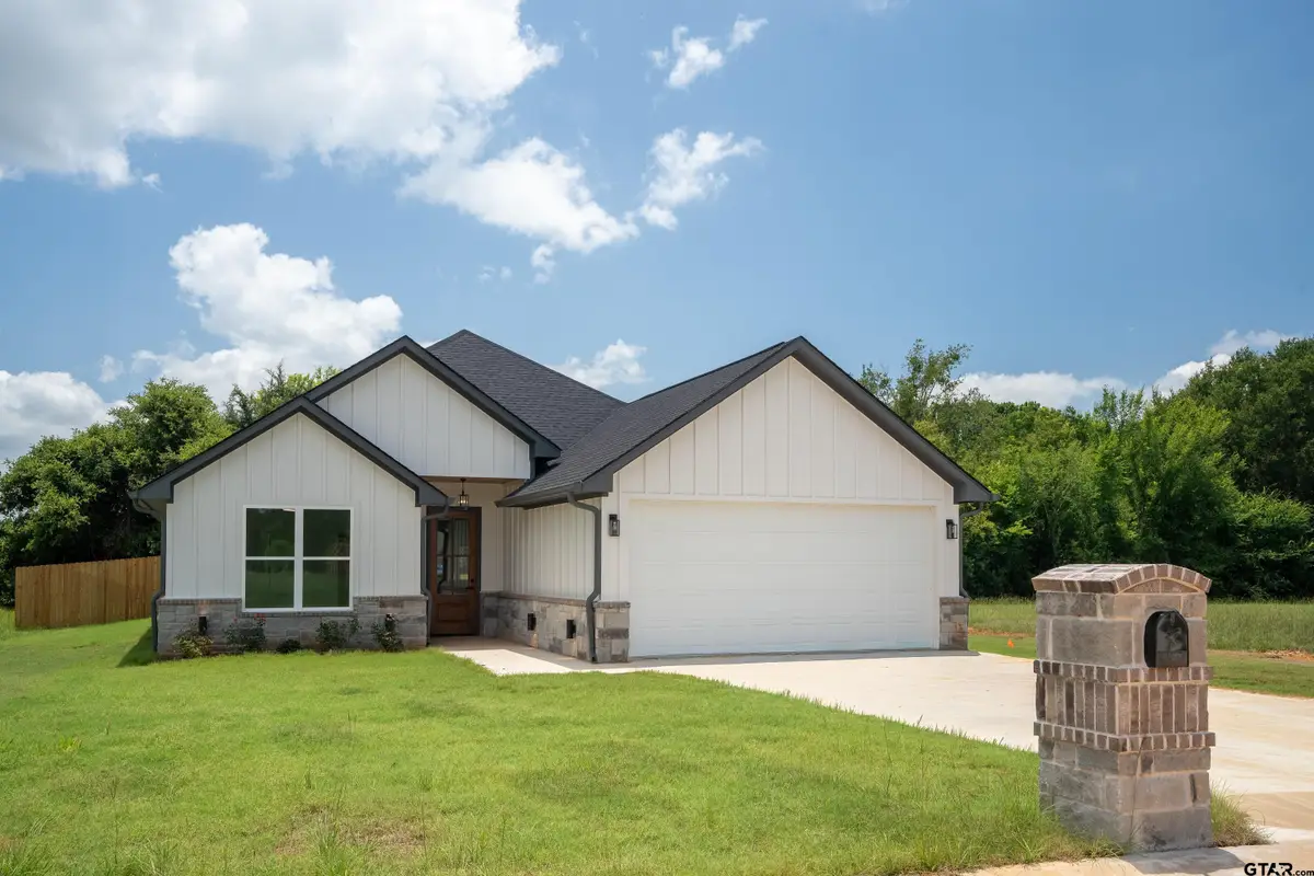 104 W Teal Dr, Troup, TX 75789 - #1