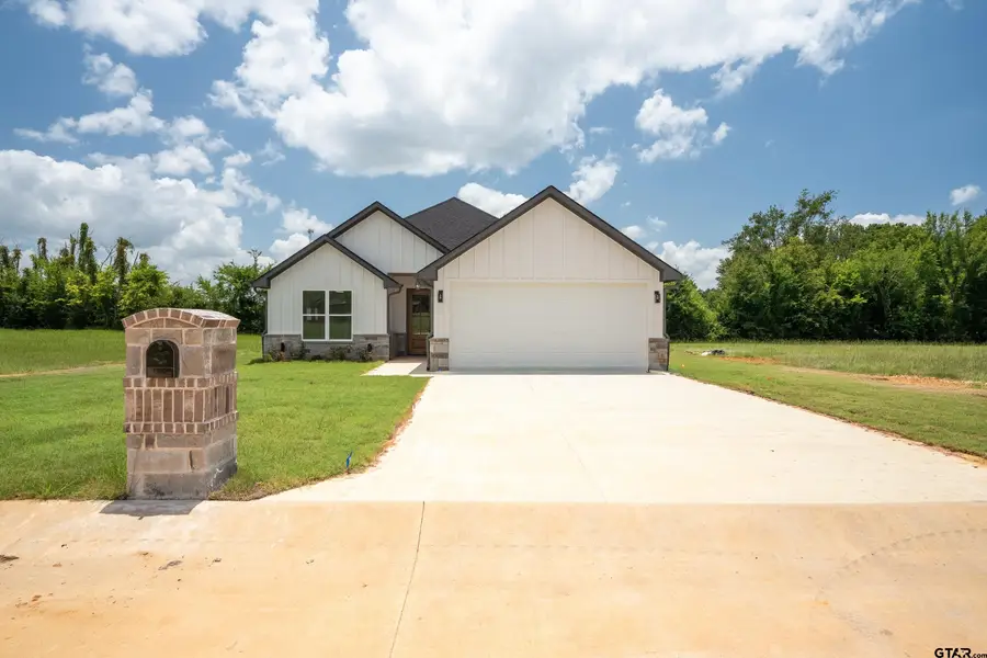 104 W Teal Dr, Troup, TX 75789 - #2