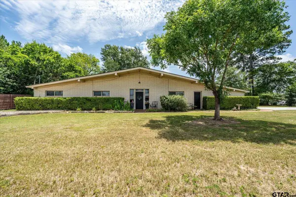 501 S Broad, Chandler,  75758