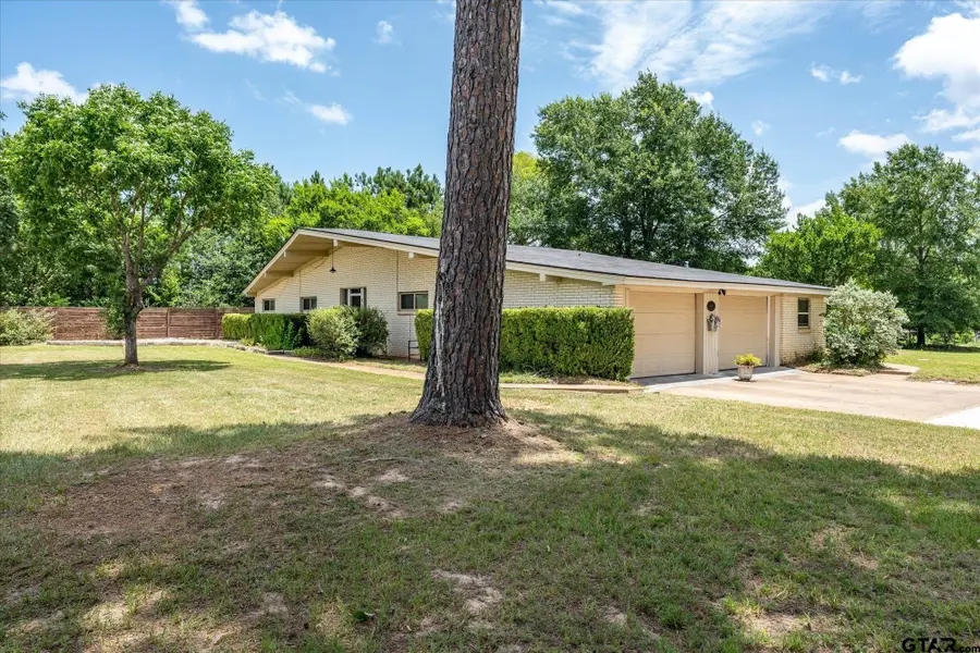 501 S Broad, Chandler, TX 75758 - #2