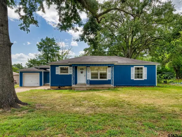 110 Starnes, Winona,  75792