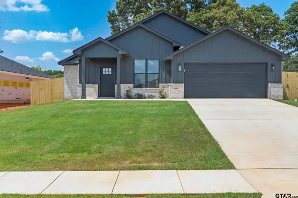 16522 Crossing Circle, Lindale,  75771
