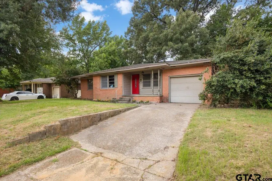 2105 Glenbrook Dr., Tyler, TX 75701 - #2