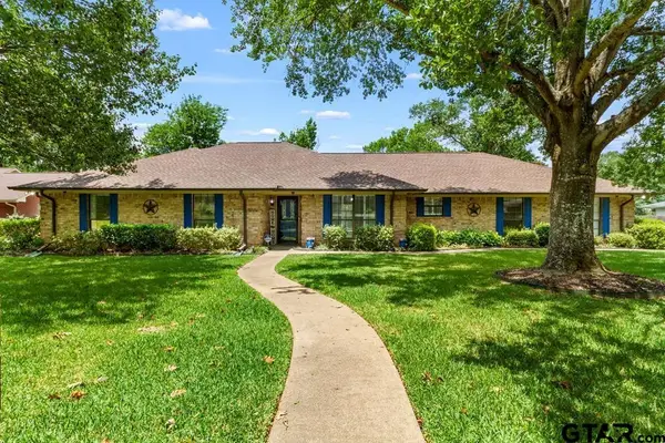 2209 Monica Ln, Palestine,  75803