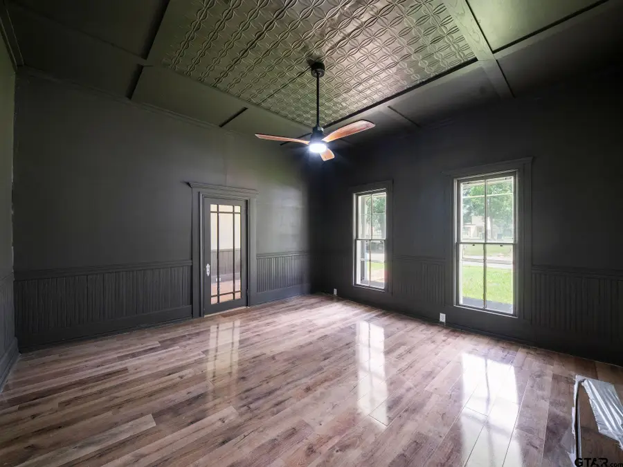 408 E 3rd St, Mount Pleasant, TX 75455 - #3