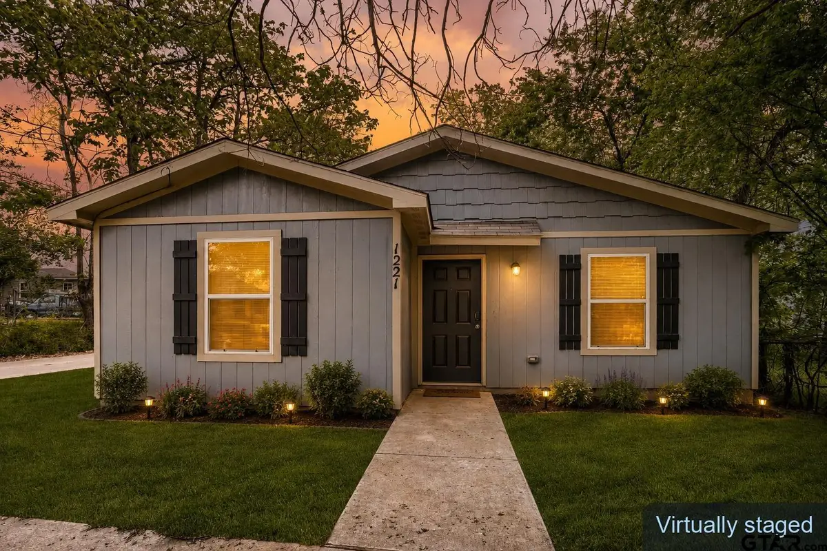 1221 N Whitten Ave, Tyler, TX 75702 - #1
