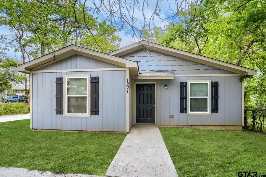 1221 N Whitten Ave, Tyler, TX 75702 - #2
