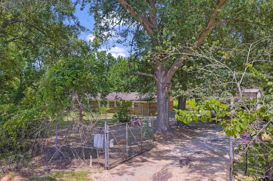4610 N Us Hwy 79, De Berry, TX 75639 - #2