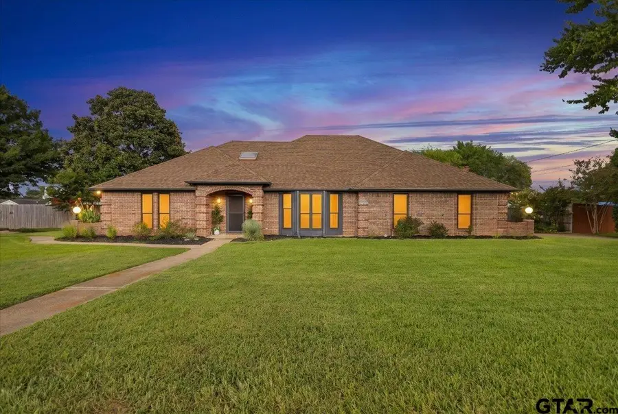 121 Crestview St, Chandler, TX 75758 - #2