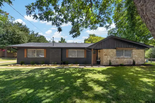 2425 Live Oak St, Jacksonville,  75766