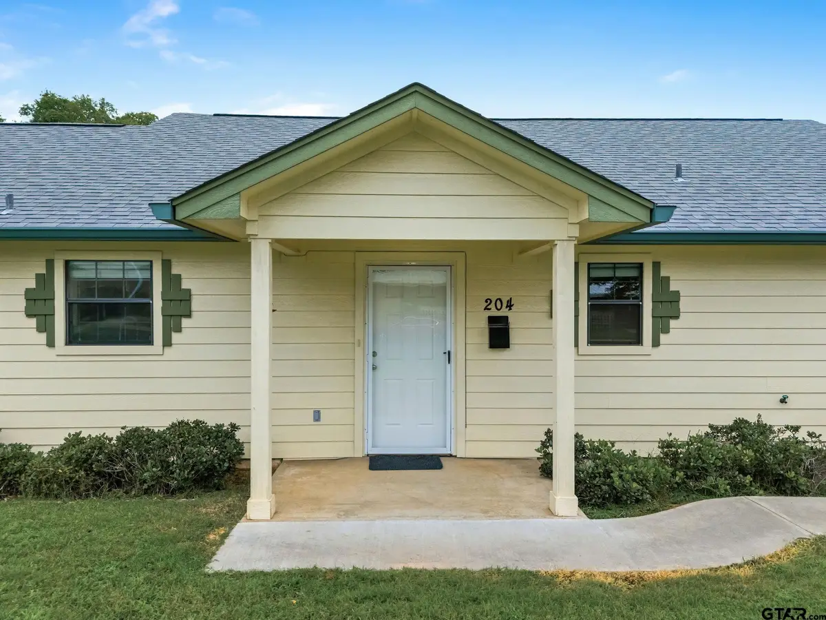 204 Connor St, Daingerfield, TX 75638 - #1
