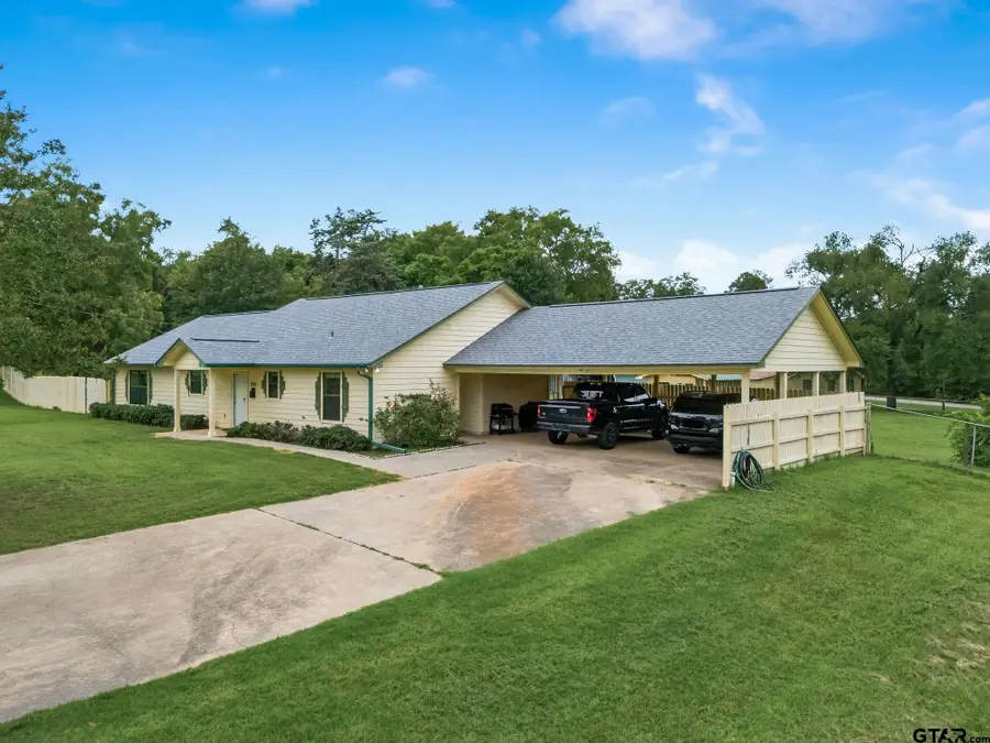 204 Connor St, Daingerfield, TX 75638 - #2