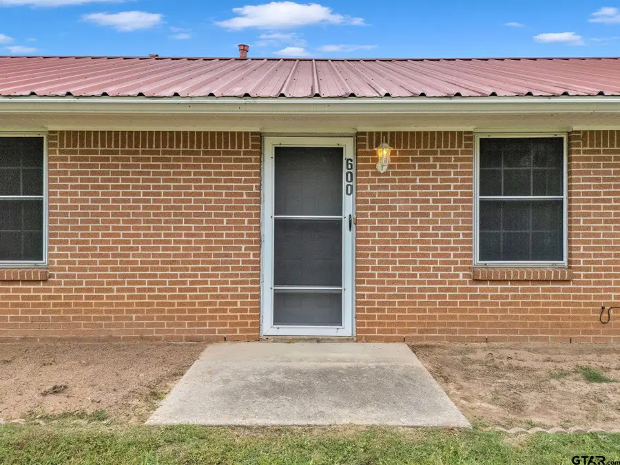 600 N Lake St, Waskom, TX 75692 - #2