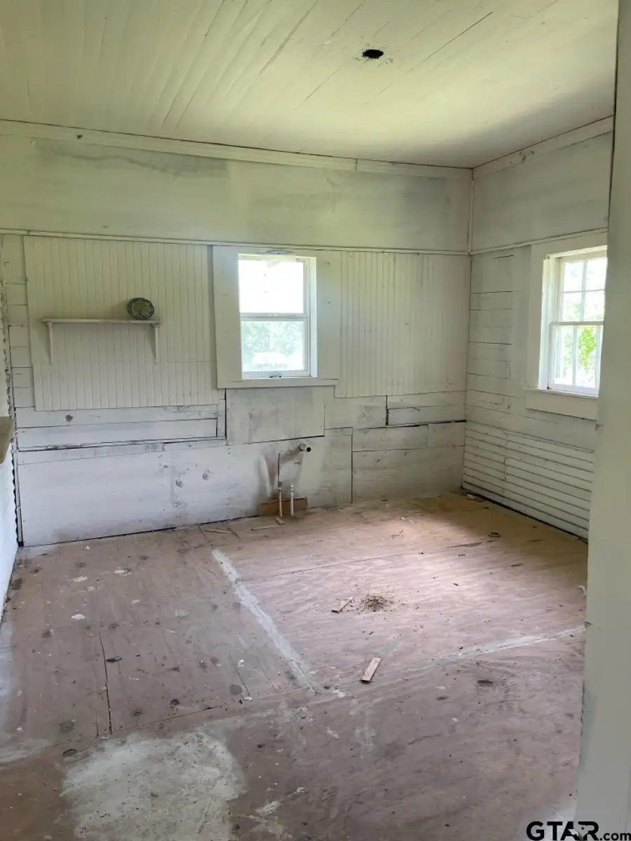 401 S Joy Street, Troup, TX 75789 - #3