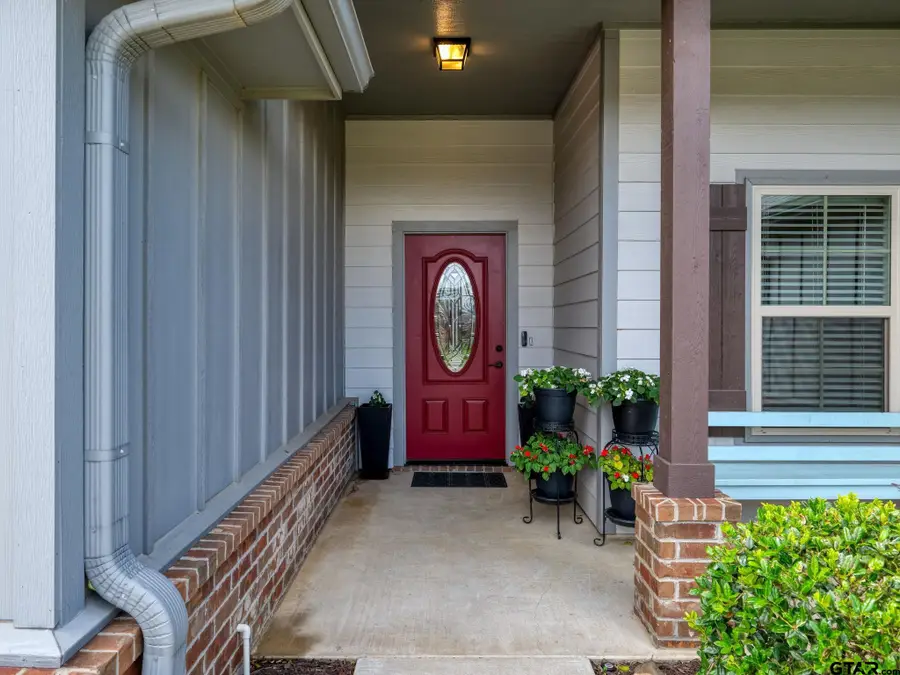 416 Hyde Park Dr, Chandler, TX 75758 - #2