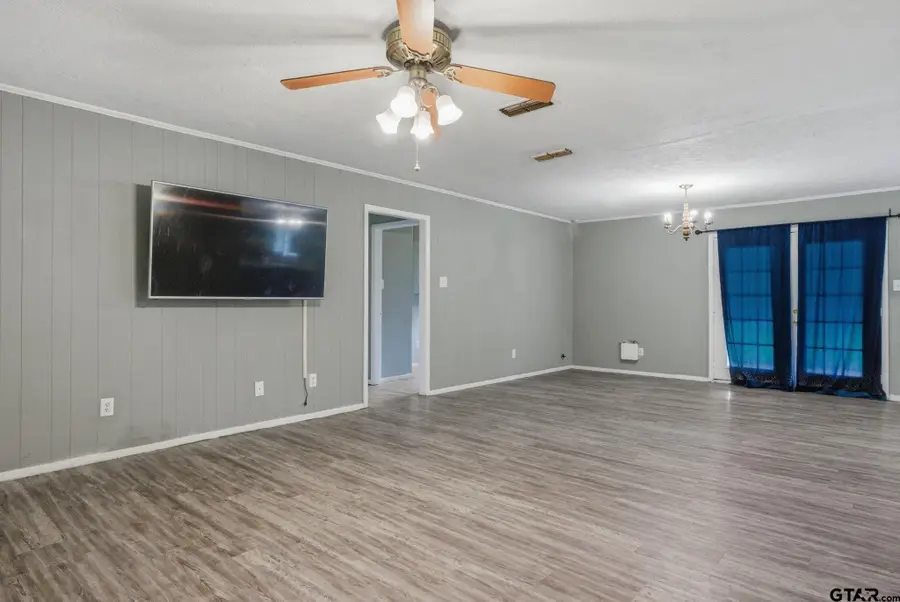 155 Angela Ln, Henderson, TX 75654 - #2