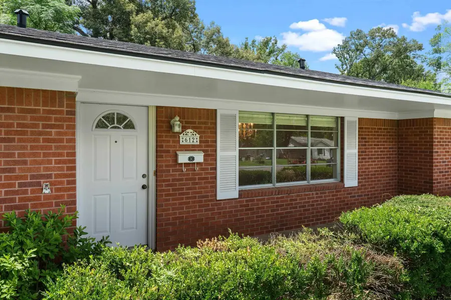 612 Leach St, Kilgore, TX 75662 - #3