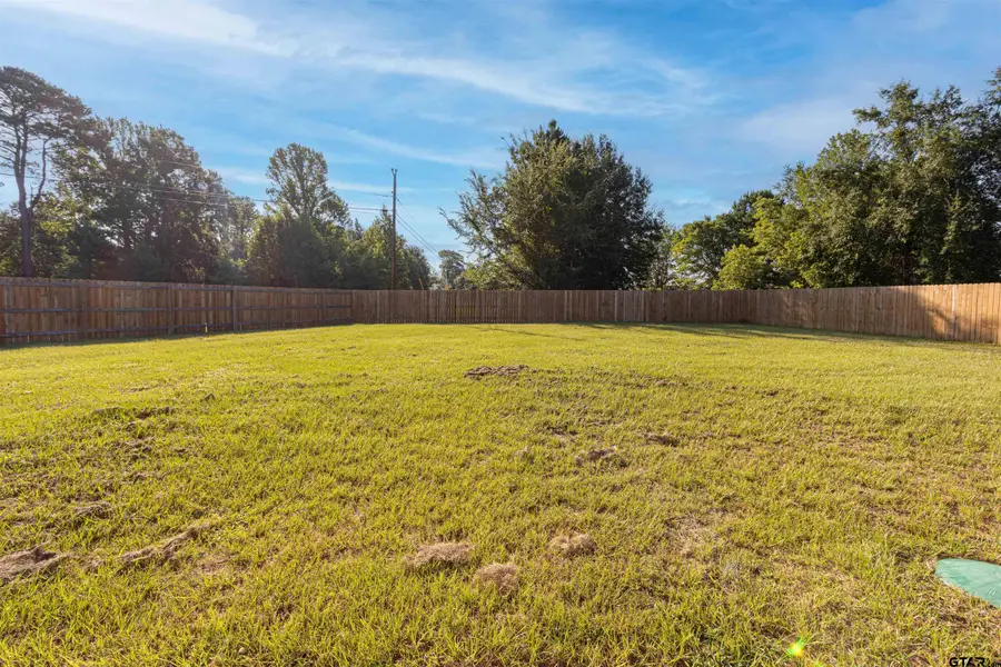 117 Magnolia Dr., Bullard, TX 75757 - #3