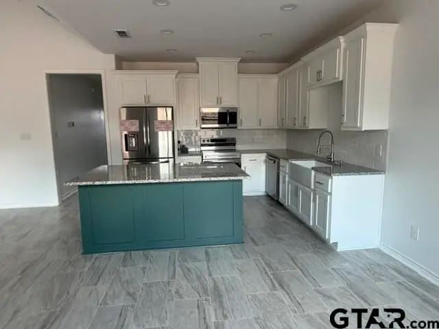 107 Silvey Dr, Henderson, TX 75652 - #2