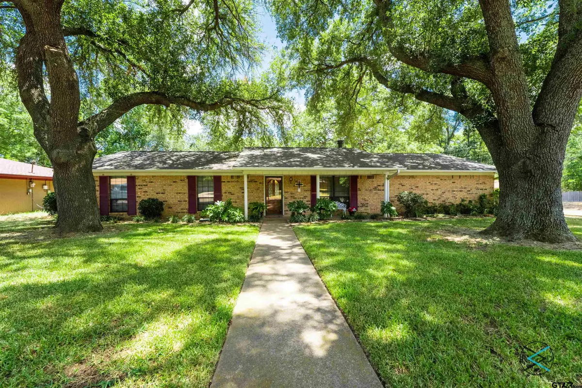 800 E Clinton Avenue, Athens, TX 75751 - #1