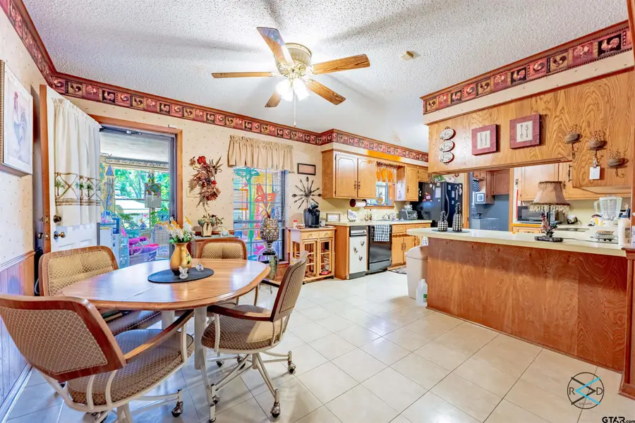 800 E Clinton Avenue, Athens, TX 75751 - #3