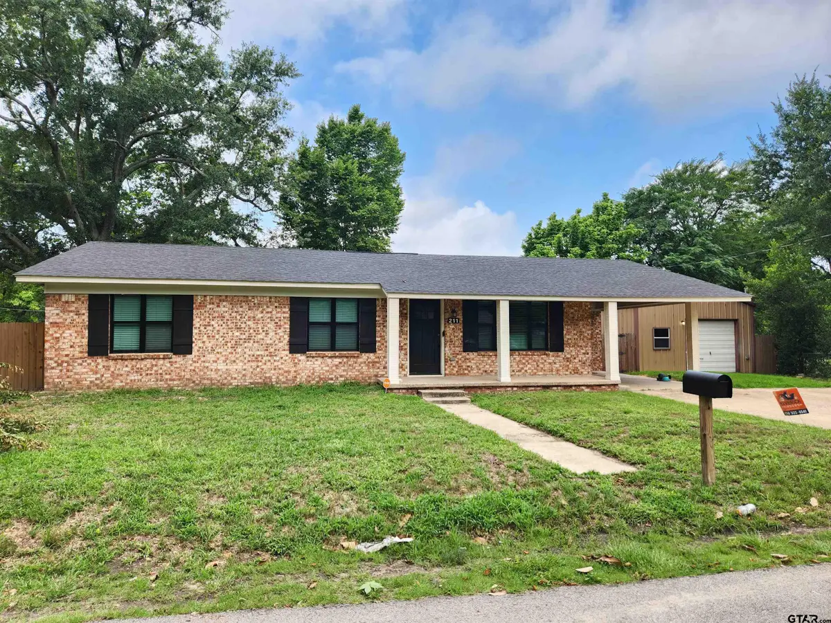211 Betts, Lindale, TX 75771 - #1