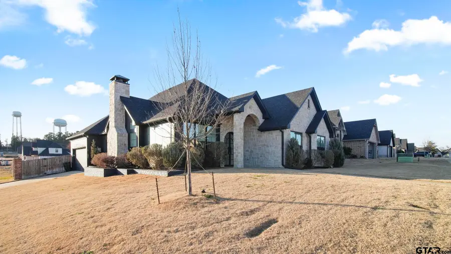 3157 Salado Creek Dr, Tyler, TX 75703 - #2