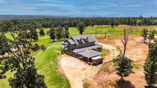13687 Cr 4188, Henderson,  75654