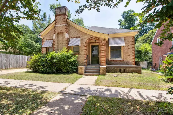106 N College Street, Marshall,  75670