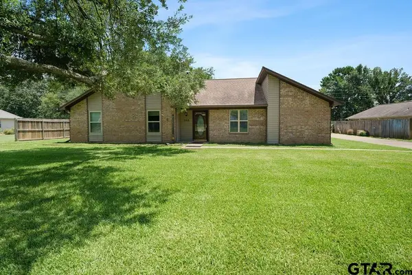 208 Karla, Whitehouse,  75791