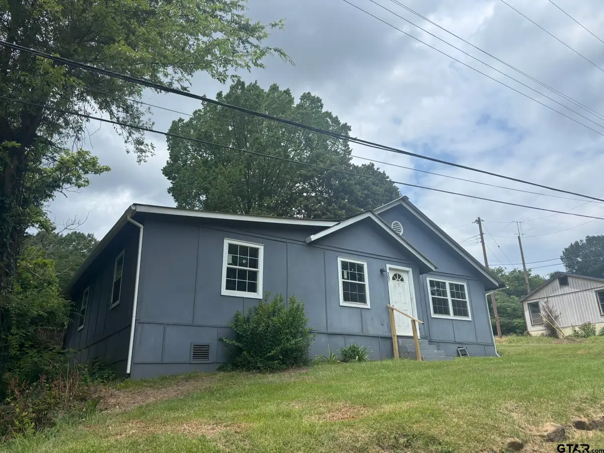 307 Russell, Hughes Springs, TX 75656 - #1