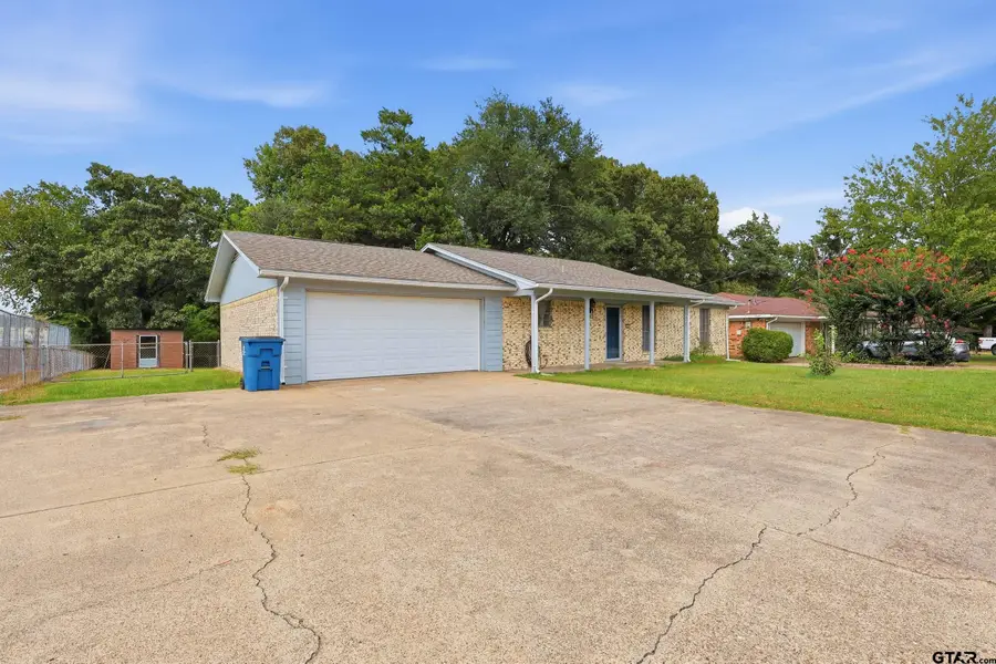 108 Brenda Dr., Mount Pleasant, TX 75455 - #2